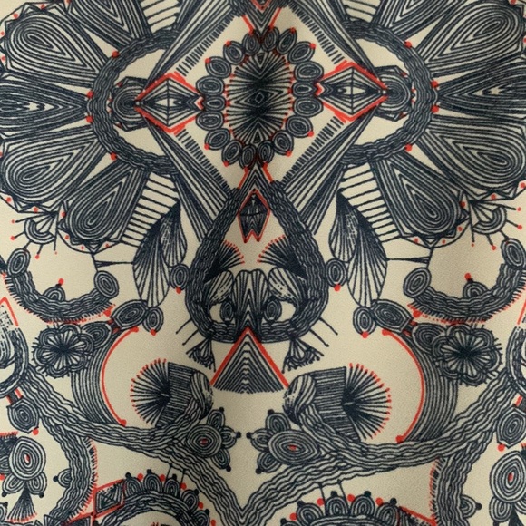 Kenar White and Blue Printed Blouse Size XL EUC - Picture 4 of 10